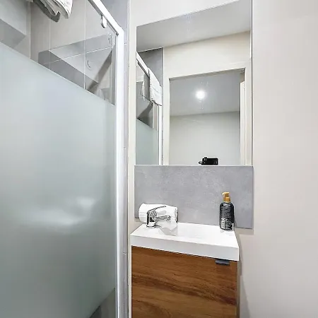 Neuf 4 Pers N1 * 里永